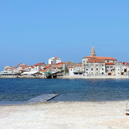 With A Parking Space - 6992 * Umag