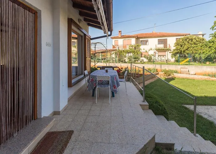 Apartamento With A Parking Space - 6992 Umag